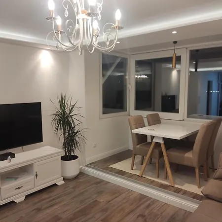 Paradise View מוסטר